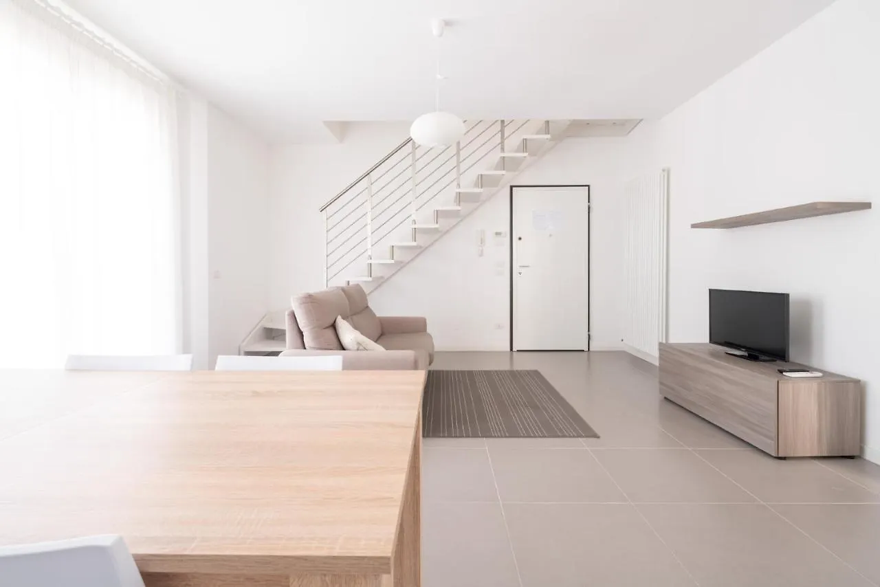Finisterrae 8 - Immobiliare Living Apartment Lido di Jesolo 0*,  Italy